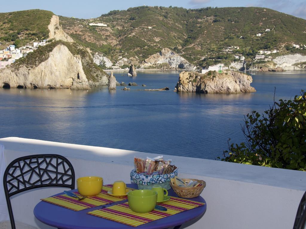 B&B La Terrazza Sul Porto Ponza Eksteriør bilde