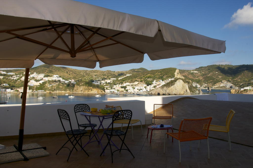 B&B La Terrazza Sul Porto Ponza Eksteriør bilde