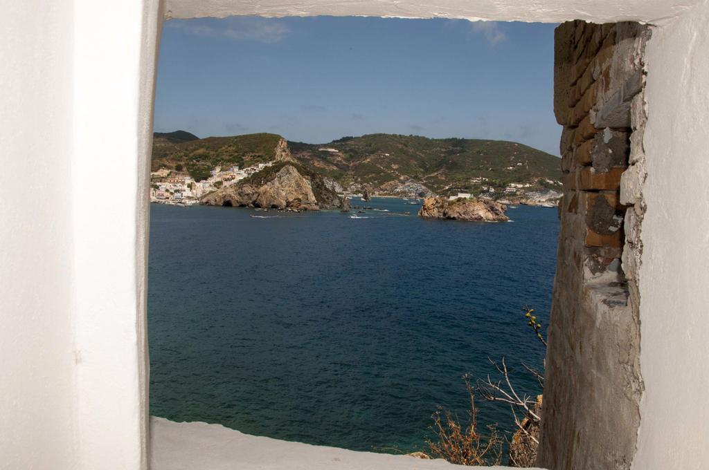 B&B La Terrazza Sul Porto Ponza Eksteriør bilde