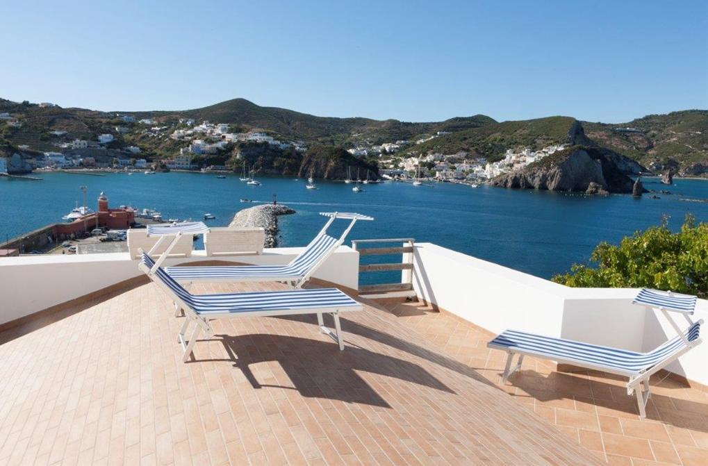 B&B La Terrazza Sul Porto Ponza Eksteriør bilde
